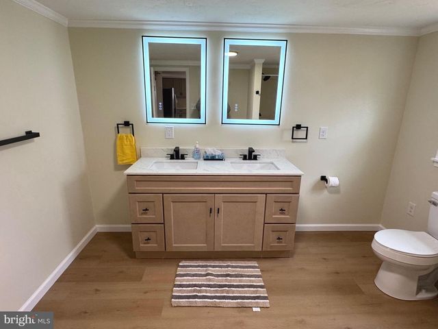 1325 CONEWAGO AVE, Manchester, PA 17345