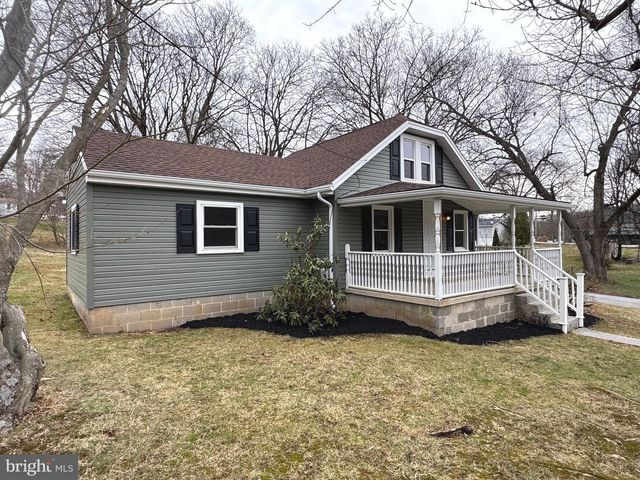 1325 CONEWAGO AVE, Manchester, PA 17345