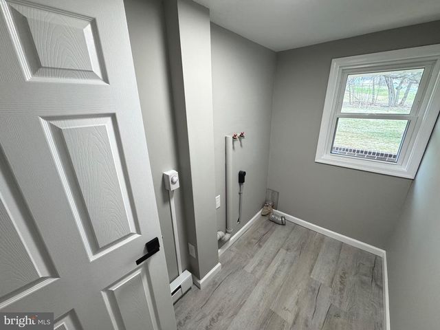 1325 CONEWAGO AVE, Manchester, PA 17345