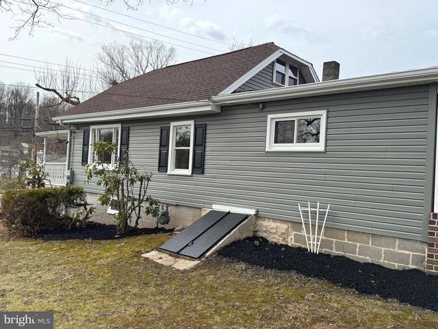 1325 CONEWAGO AVE, Manchester, PA 17345