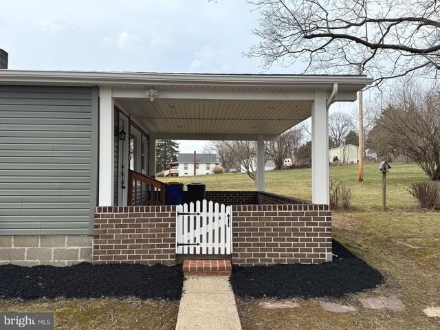 1325 CONEWAGO AVE, Manchester, PA 17345