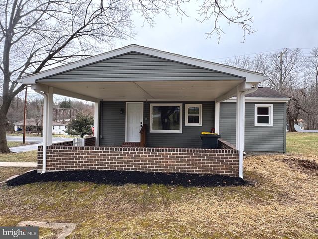 1325 CONEWAGO AVE, Manchester, PA 17345