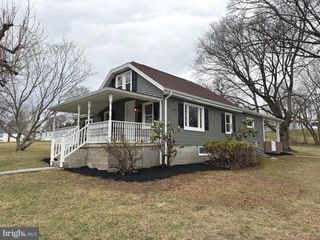 1325 CONEWAGO AVE, Manchester, PA 17345