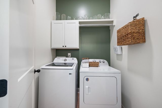 3148 N Pine Grove Cir, Wichita, KS 67205