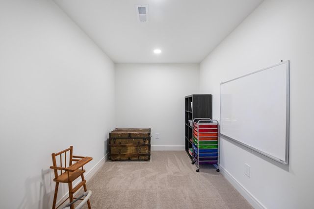 3148 N Pine Grove Cir, Wichita, KS 67205