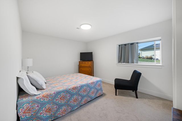 3148 N Pine Grove Cir, Wichita, KS 67205