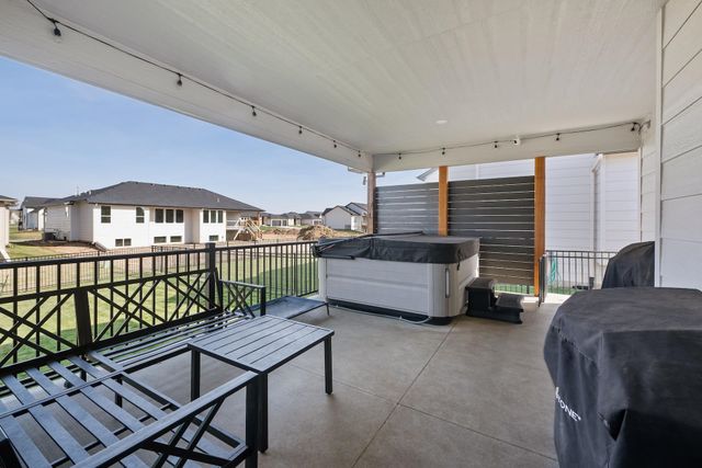 3148 N Pine Grove Cir, Wichita, KS 67205