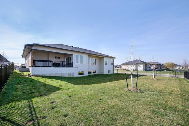 3148 N Pine Grove Cir, Wichita, KS 67205