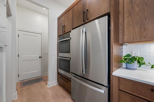 3148 N Pine Grove Cir, Wichita, KS 67205