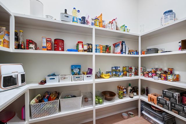 3148 N Pine Grove Cir, Wichita, KS 67205