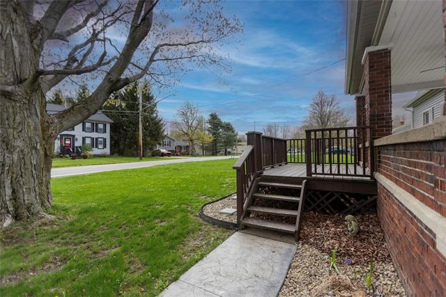 6224 Versailles Rd, Hamburg, NY 14085
