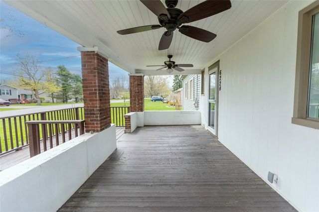 6224 Versailles Rd, Hamburg, NY 14085