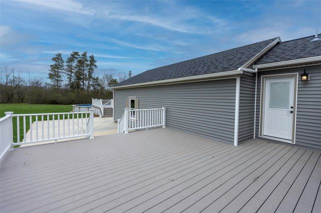 6224 Versailles Rd, Hamburg, NY 14085