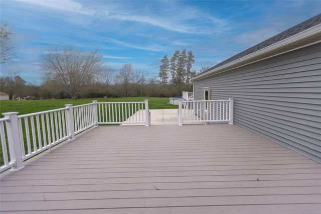 6224 Versailles Rd, Hamburg, NY 14085