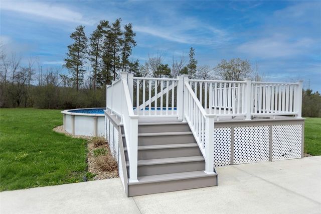 6224 Versailles Rd, Hamburg, NY 14085
