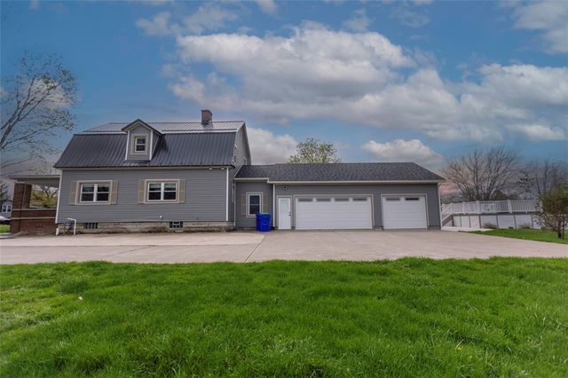 6224 Versailles Rd, Hamburg, NY 14085