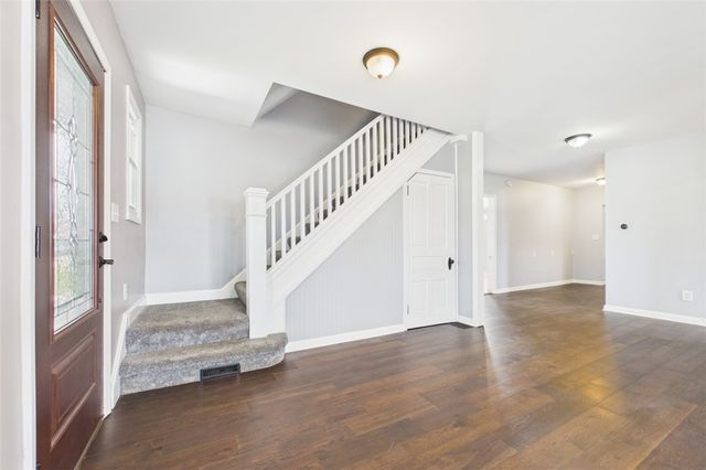 6224 Versailles Rd, Hamburg, NY 14085