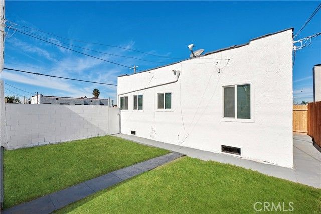 1960 W 67th, Los Angeles, CA 90047