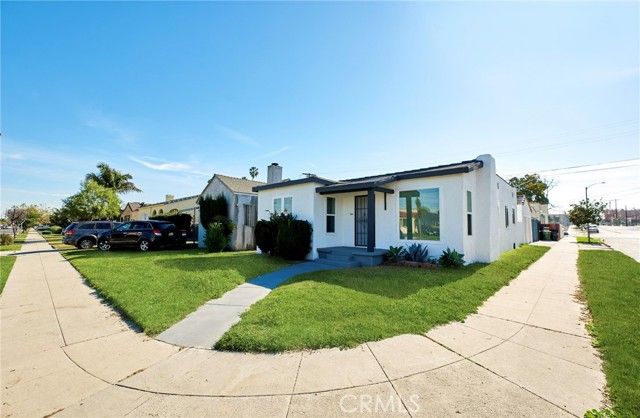 1960 W 67th, Los Angeles, CA 90047