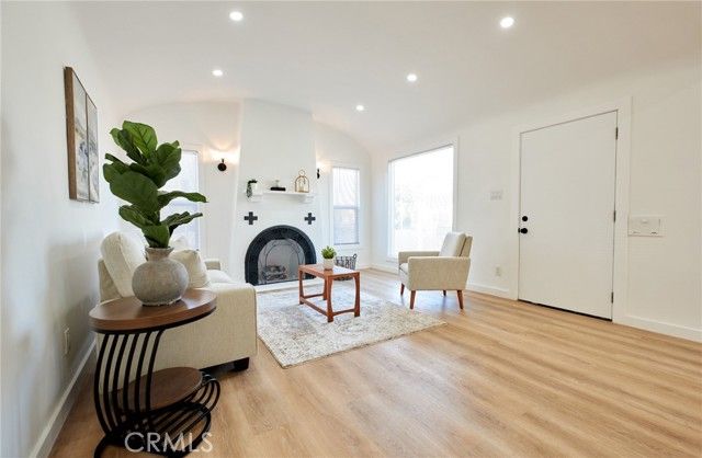 1960 W 67th, Los Angeles, CA 90047