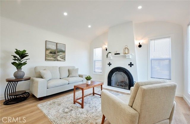 1960 W 67th, Los Angeles, CA 90047