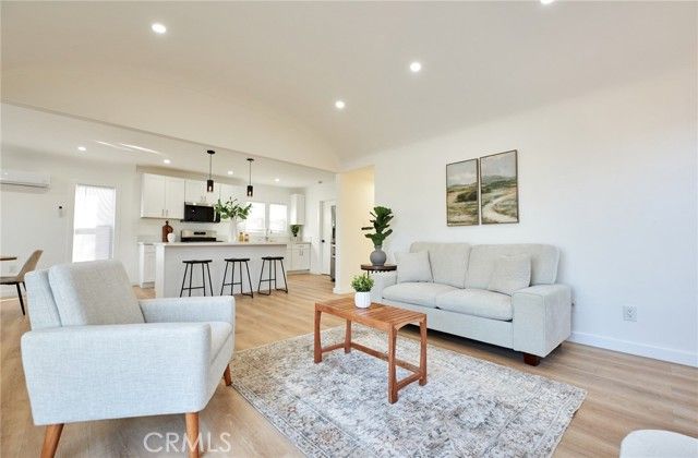 1960 W 67th, Los Angeles, CA 90047