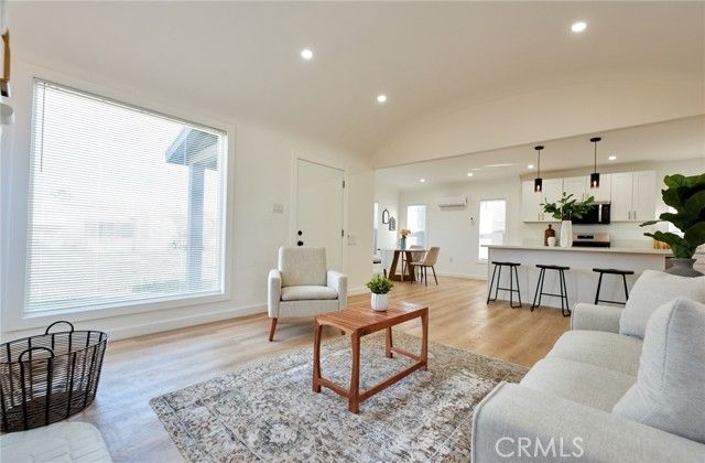 1960 W 67th, Los Angeles, CA 90047