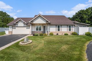 8335 Pointe Drive, Crown Point, IN 46307