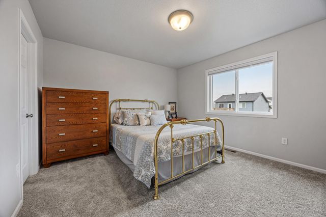 2520 37th Avenue S, Moorhead, MN 56560