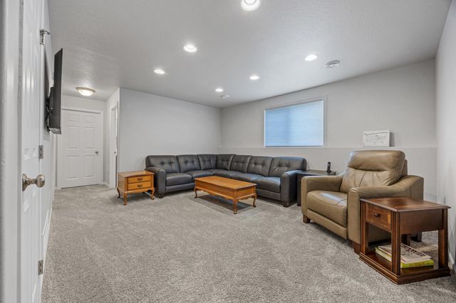 2520 37th Avenue S, Moorhead, MN 56560