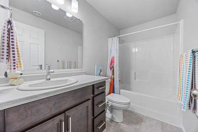 2520 37th Avenue S, Moorhead, MN 56560