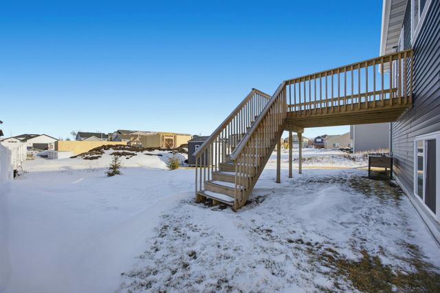 2520 37th Avenue S, Moorhead, MN 56560