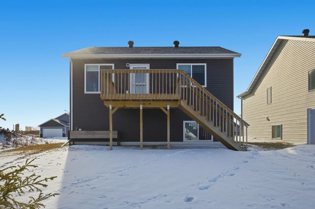 2520 37th Avenue S, Moorhead, MN 56560