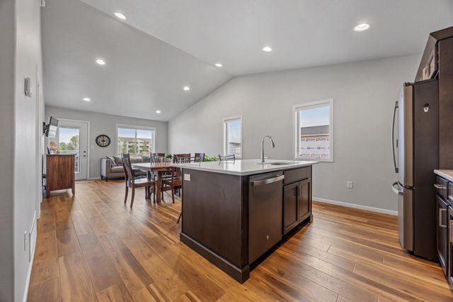 2520 37th Avenue S, Moorhead, MN 56560