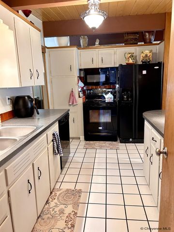 1414 SANDERS, Laramie, WY 82070