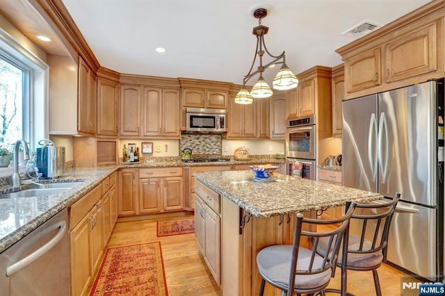 237 Cedar Lane, River Vale, NJ 07675