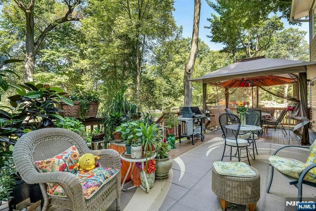 237 Cedar Lane, River Vale, NJ 07675