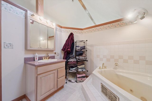 7272 Huff Road, Bellevue, MI 49021