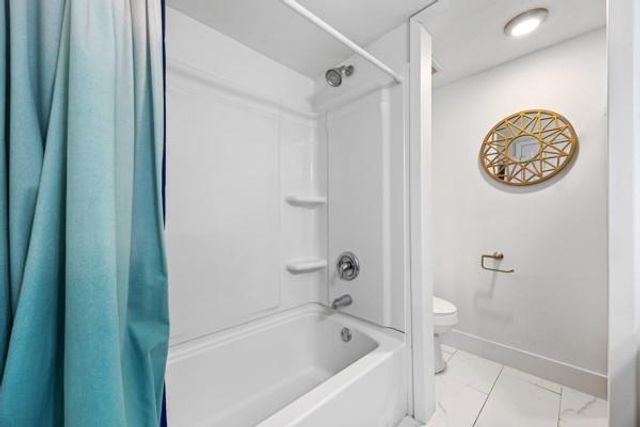 1255 Blalock Road 9, Houston, TX 77055