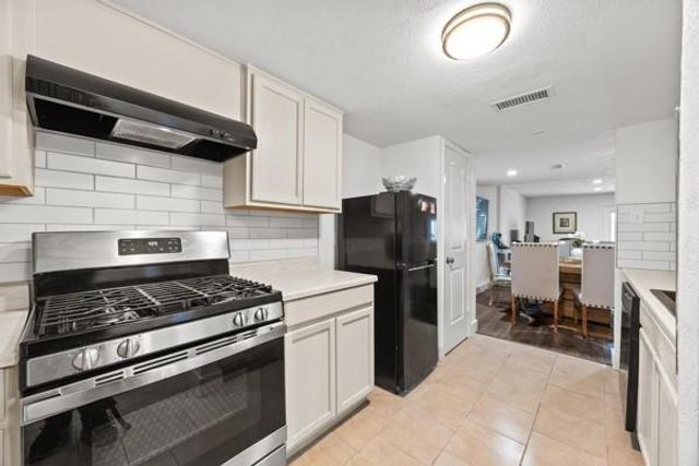 1255 Blalock Road 9, Houston, TX 77055