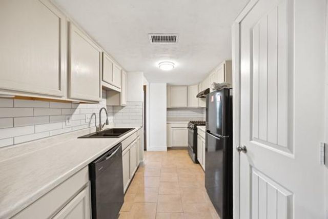 1255 Blalock Road 9, Houston, TX 77055