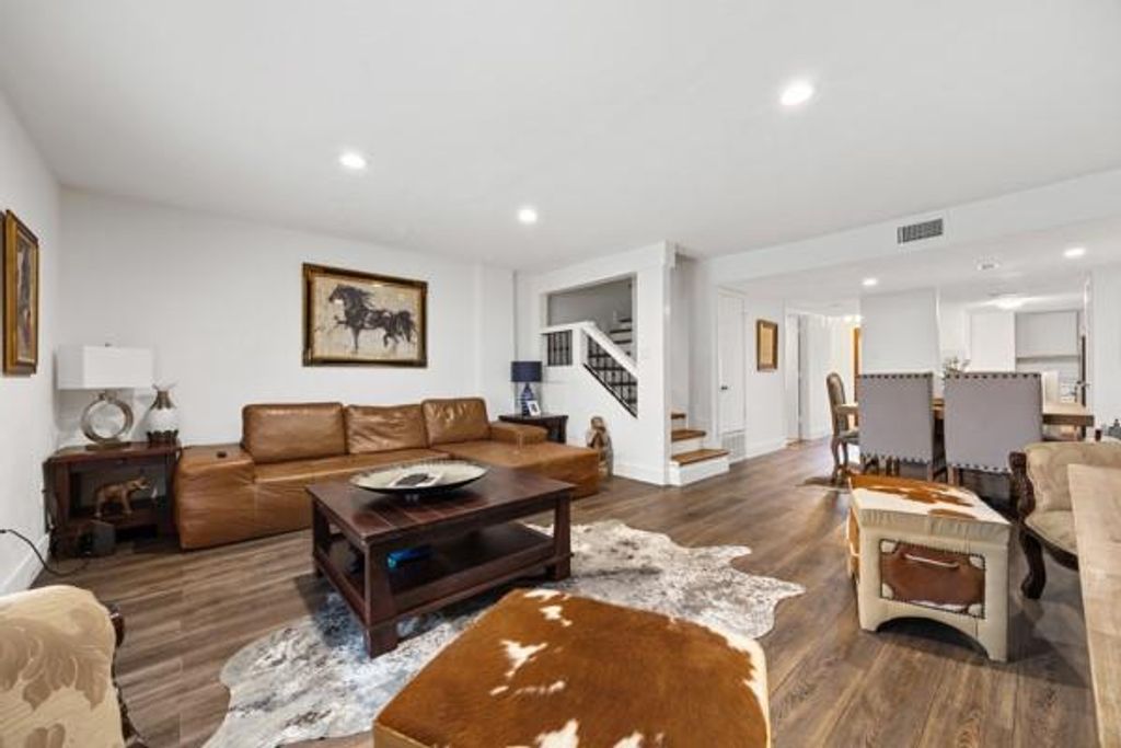 1255 Blalock Road 9, Houston, TX 77055