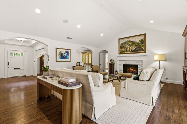 7043 Prestonshire Lane, Dallas, TX 75225