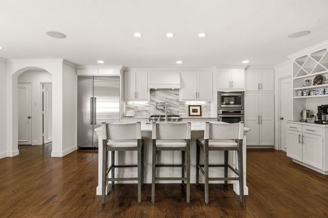 7043 Prestonshire Lane, Dallas, TX 75225