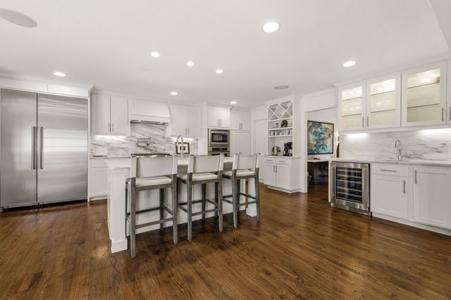 7043 Prestonshire Lane, Dallas, TX 75225