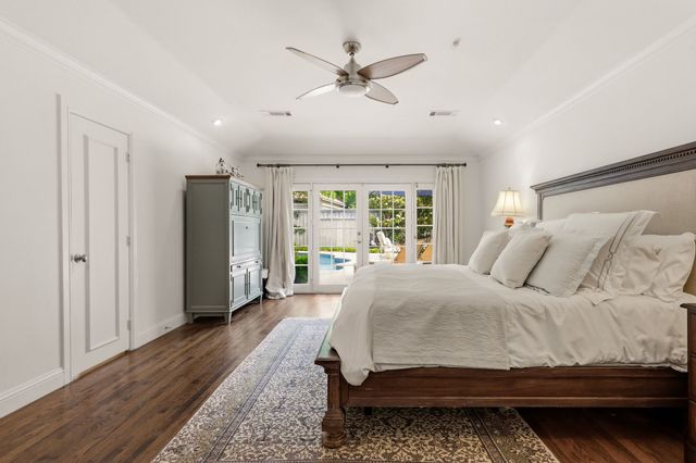 7043 Prestonshire Lane, Dallas, TX 75225