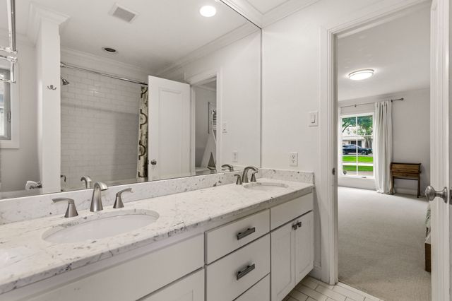 7043 Prestonshire Lane, Dallas, TX 75225