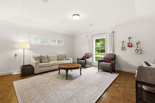 7043 Prestonshire Lane, Dallas, TX 75225