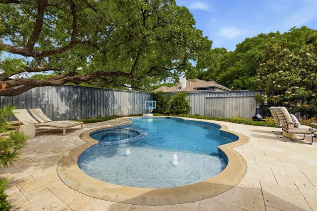 7043 Prestonshire Lane, Dallas, TX 75225