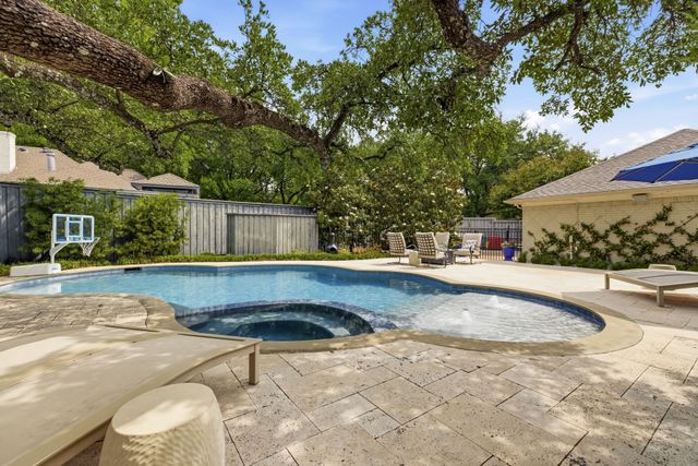 7043 Prestonshire Lane, Dallas, TX 75225